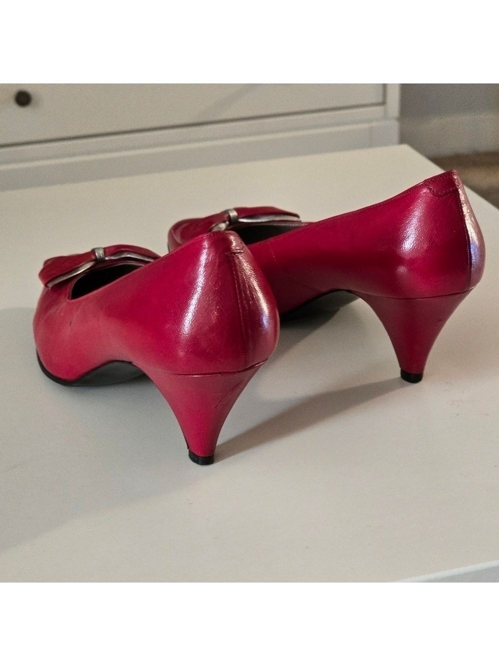 Vintage 80s leather pointed toe pumps with bow - Picture 4 of 12